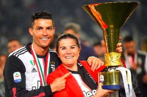 Cristiano Ronaldo dan Cinta Tanpa Batas untuk Sang Ibu