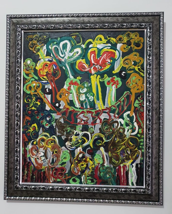 Lukisan bertajuk Go Green Taruparwa karya Sam Sianata atau Liem Sian An menyampaikan dua pesan mendalam mengenai pelestarian lingkungan dan persatuan. 