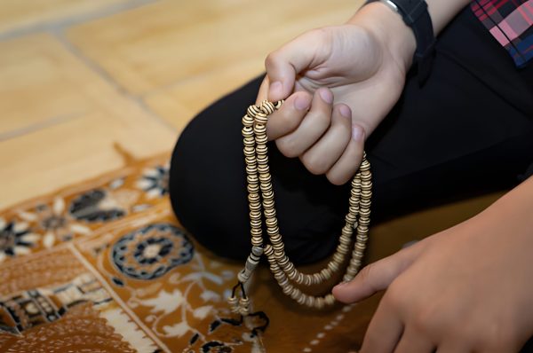 Dzikir Bisa Mencegah Alzheimer? Ini Faktanya