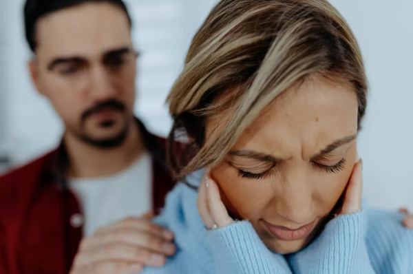 Alasan Psikologis Tetap Mempertahankan Hubungan Setelah Diselingkuhi