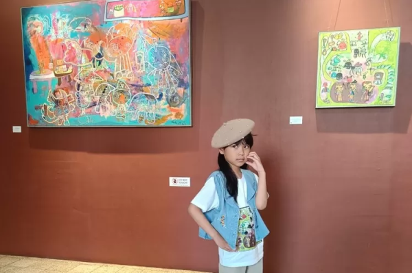 Mengenal Azzahra Adiva, Seniman Cilik yang Berhasil Lahirkan 50 Karya di Usia Belia