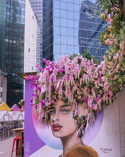 OG Millie dan Mural Bunga