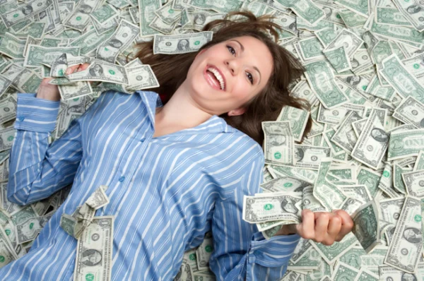 Apakah Lebih Banyak Uang Membuat Kita Lebih Bahagia? Ternyata Nggak Sesederhana Itu